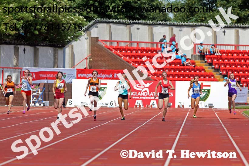 Senior girls 400 metres, 2015 English Schools, Gateshead. Photo: David T. Hewitson/Sports for All Pics